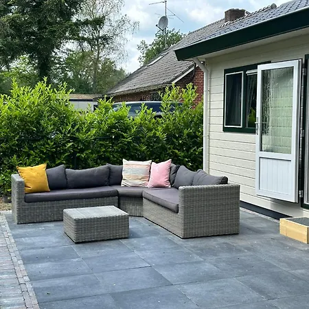 Aan De Rand - Veluwe - Met Sauna Σαλέ